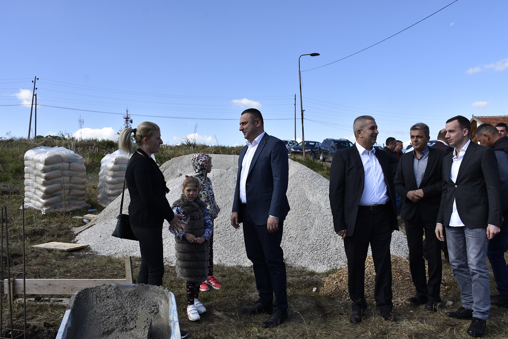 Building a house to the Stević family in Badovac