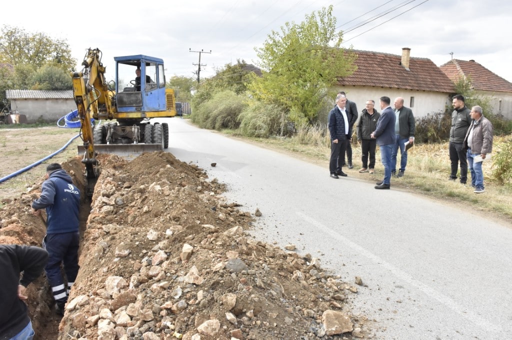 Батусе добија водоводну мрежу, радове обишао председник Живић